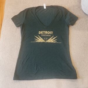 Detroit VIineyards Women's Green V Neck T-Shirt
